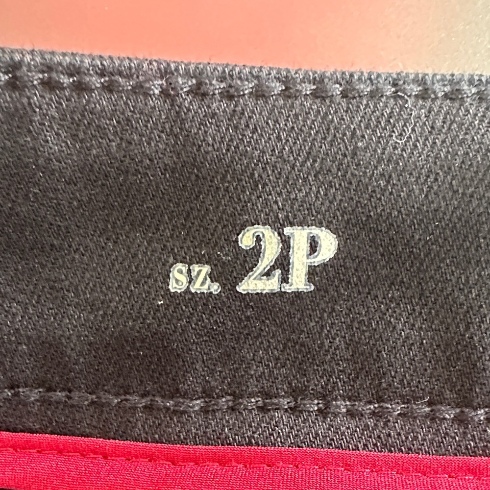 WHBM High-Rise Straight Crop Black Jeans Size 2 P – Must-Have! - Picture 3 of 9